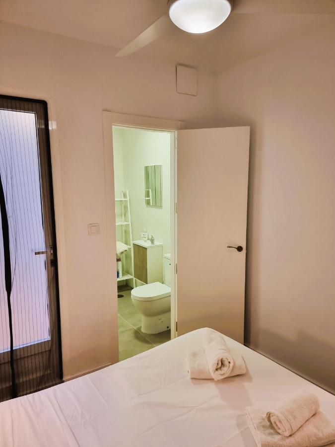 Claudia Tourist Apartment Alicante Eksteriør bilde