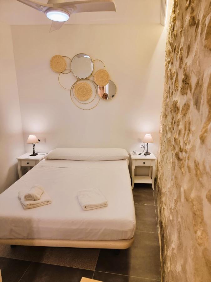 Claudia Tourist Apartment Alicante Eksteriør bilde