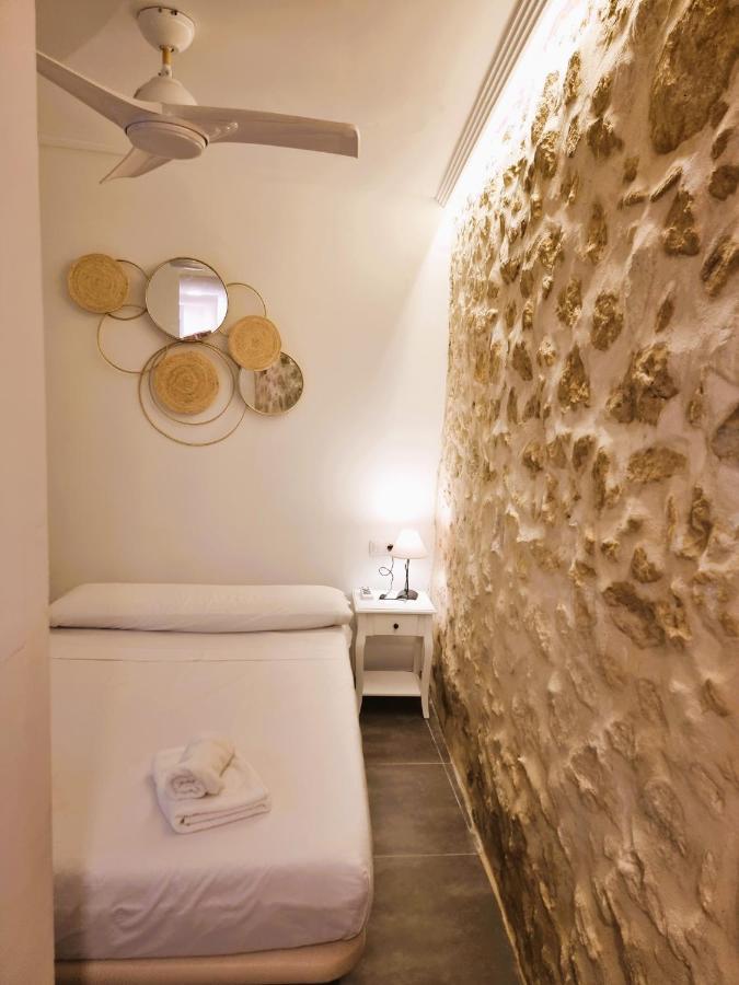 Claudia Tourist Apartment Alicante Eksteriør bilde